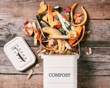 Le compostage de vos déchets de fruits et légumes : Comment s’y prendre ? Un guide pour transformer les épluchures et autres restes en compost